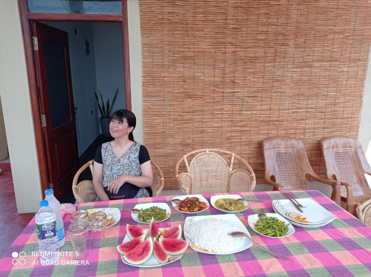 Dinuli Home Stay Ахунгала Екстериор снимка