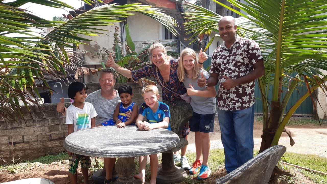 Dinuli Home Stay Ахунгала Екстериор снимка