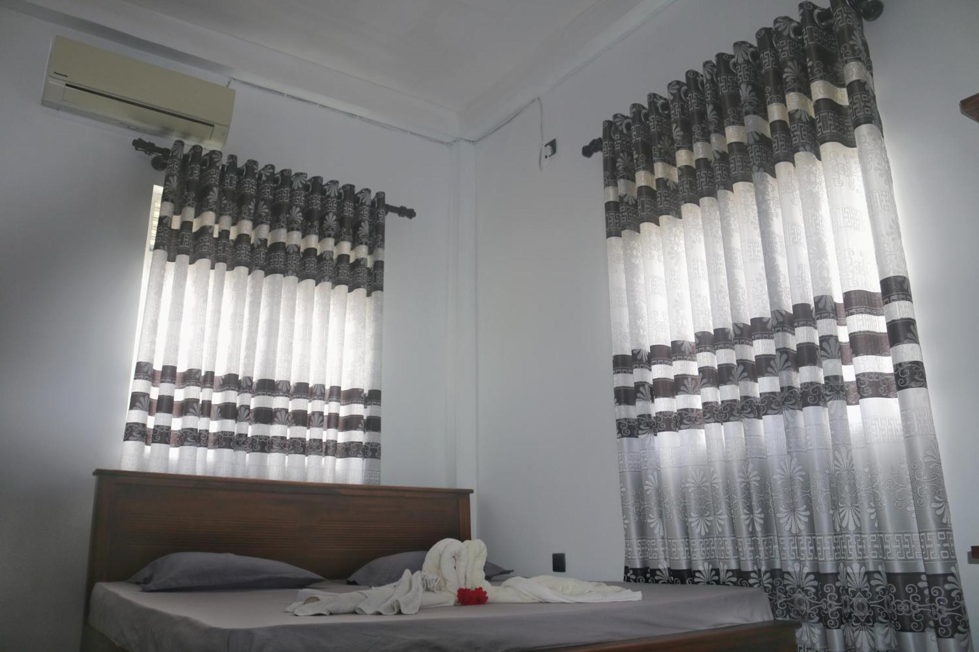 Dinuli Home Stay Ахунгала Екстериор снимка