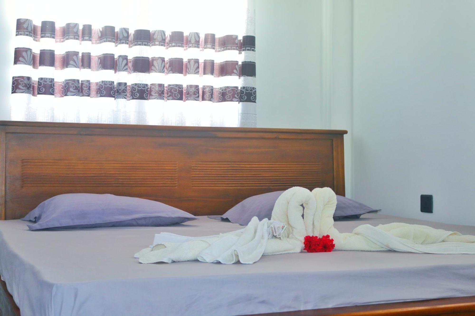 Dinuli Home Stay Ахунгала Екстериор снимка