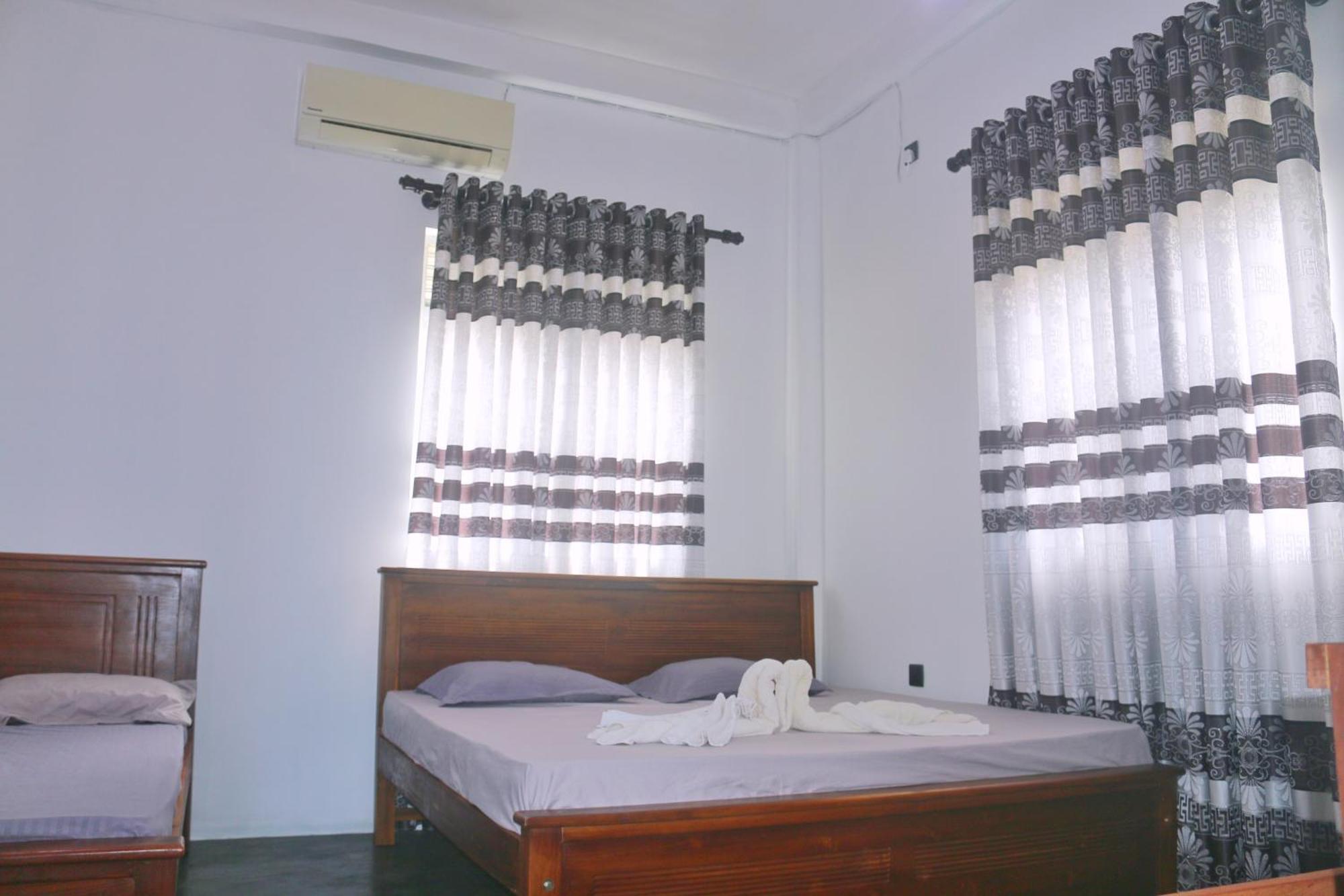 Dinuli Home Stay Ахунгала Екстериор снимка
