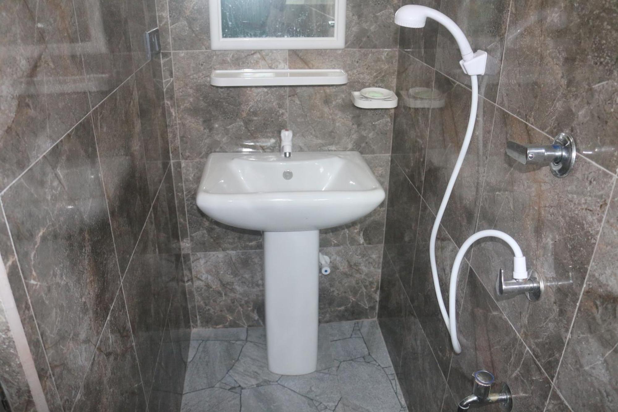 Dinuli Home Stay Ахунгала Екстериор снимка