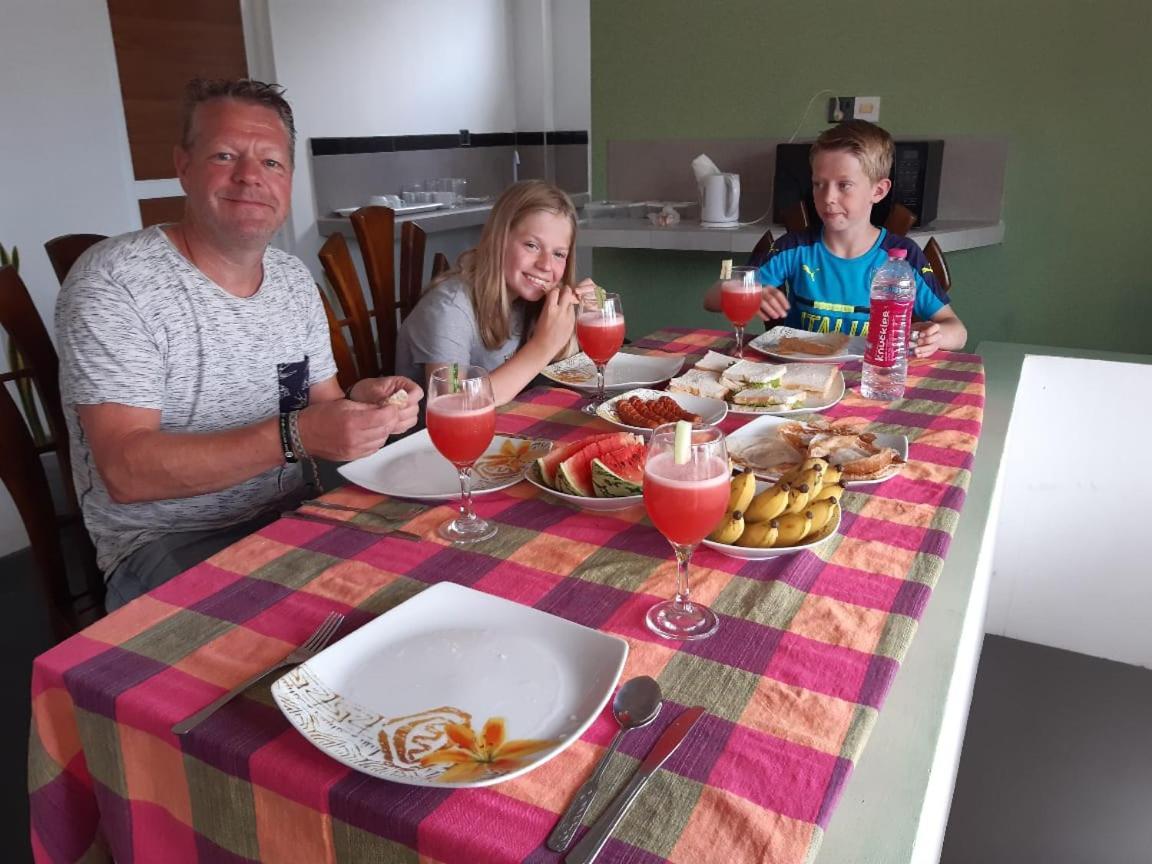 Dinuli Home Stay Ахунгала Екстериор снимка