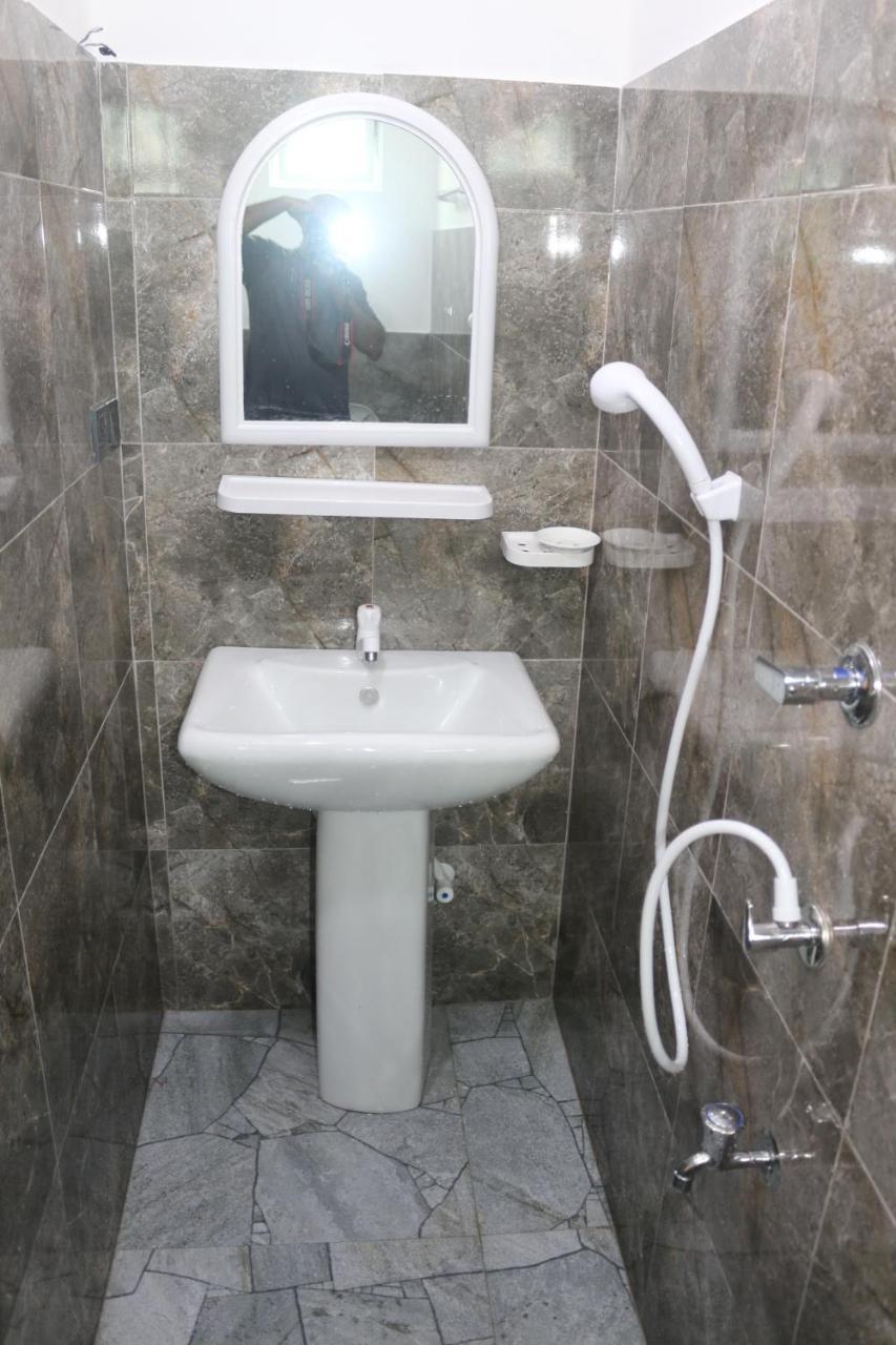 Dinuli Home Stay Ахунгала Екстериор снимка