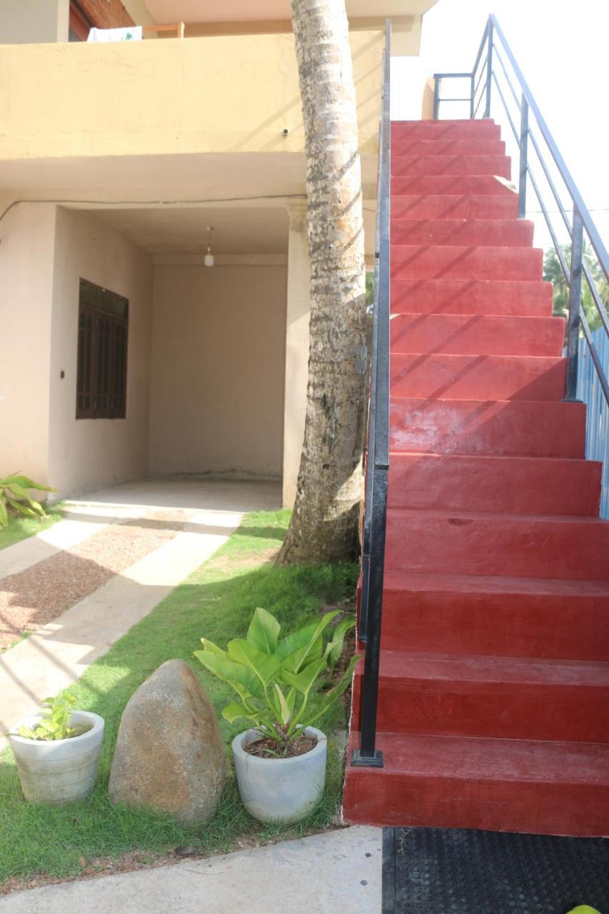 Dinuli Home Stay Ахунгала Екстериор снимка